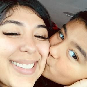 Meet your Posher, Mia